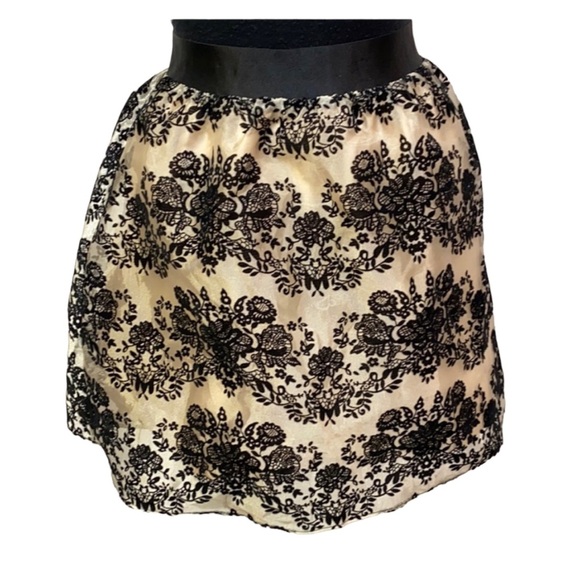 Express Burnished Velvet Design Skirt - Picture 2 of 4